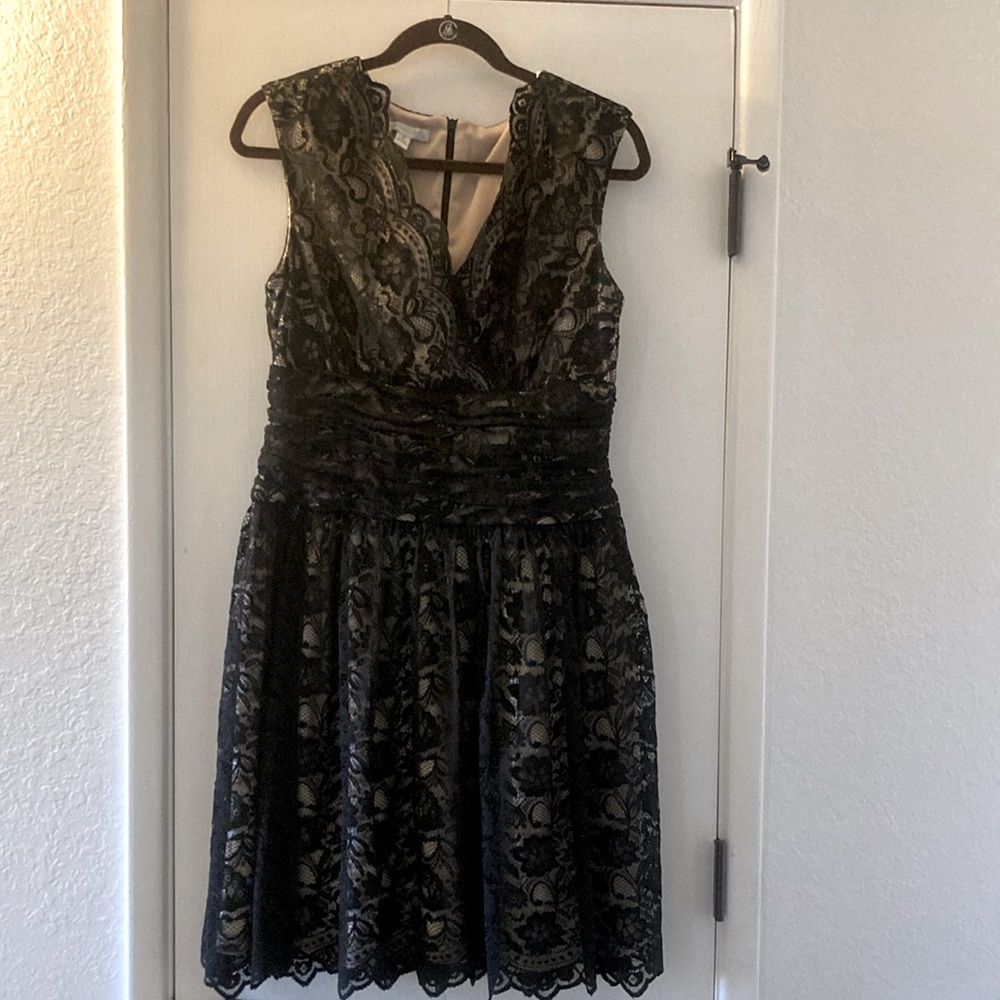 London Times Lace, Sleeveless Lined Black Dress Size 12